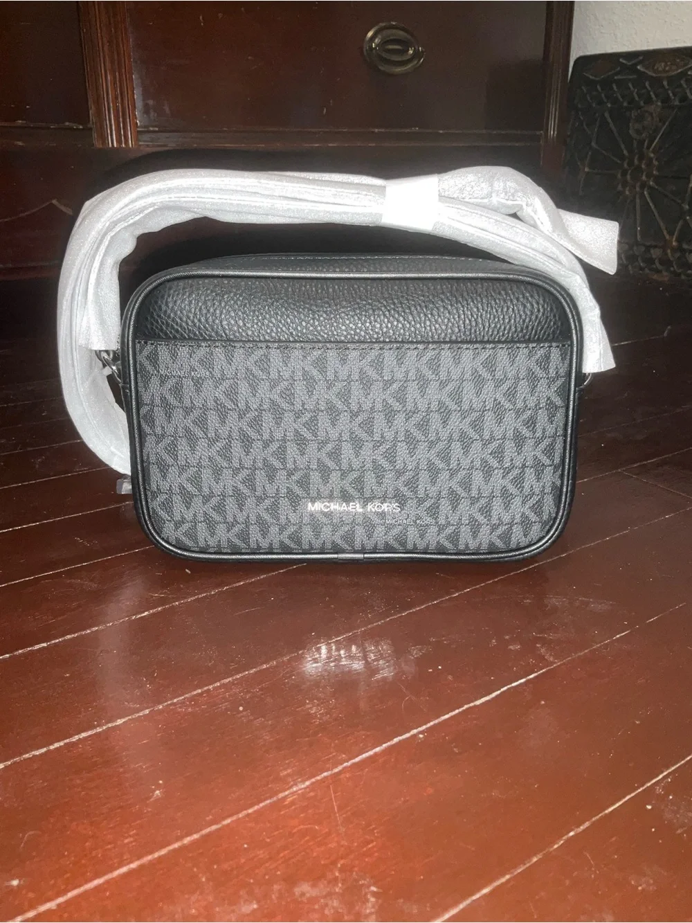 Michael Kors Jet Set Travel Small Camera Crossbody Black